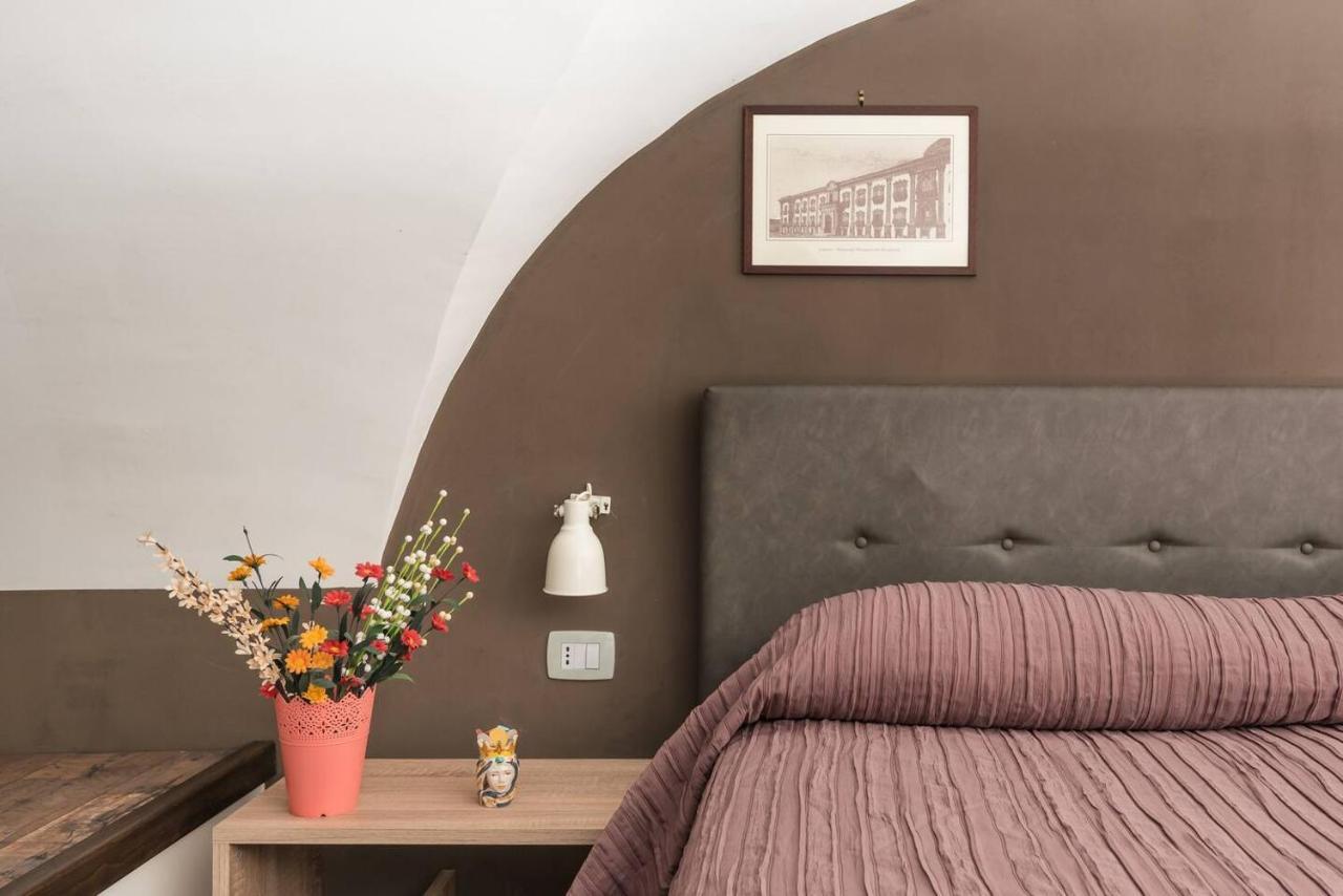Il Vicoletto Guest House Катания Екстериор снимка